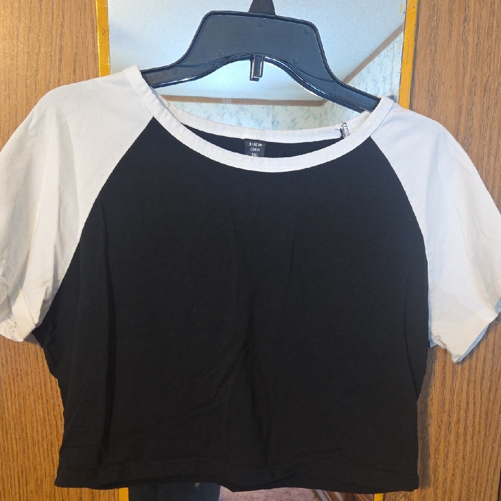 SHEIN Black and White Crop Top